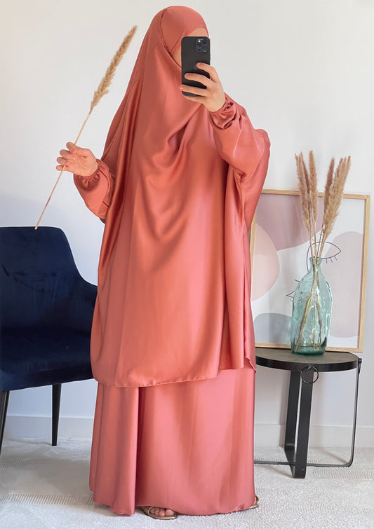 jilbab 2 pièces avec jupe satinée.