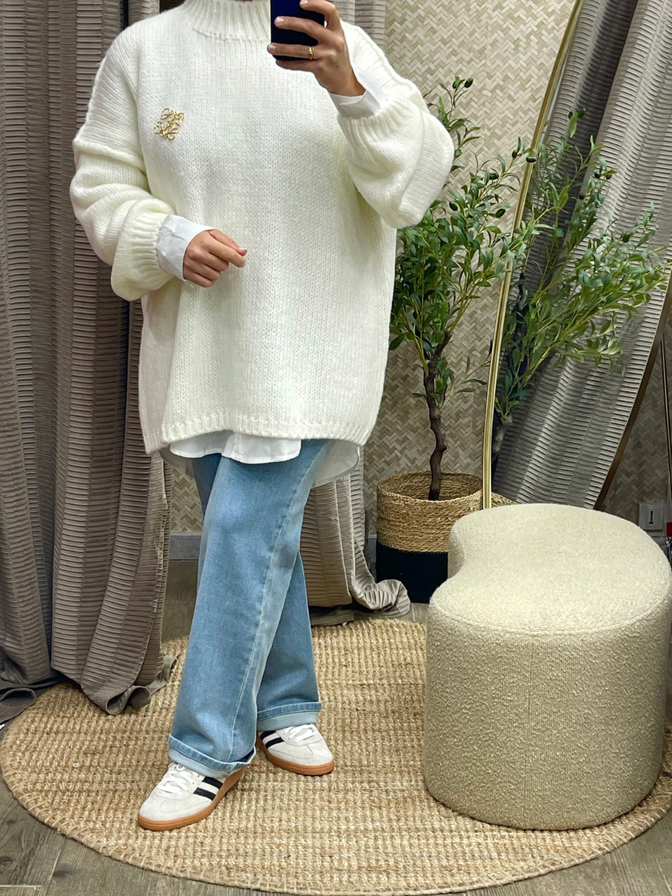 Pull oversize doux avec couture apparente et col montant